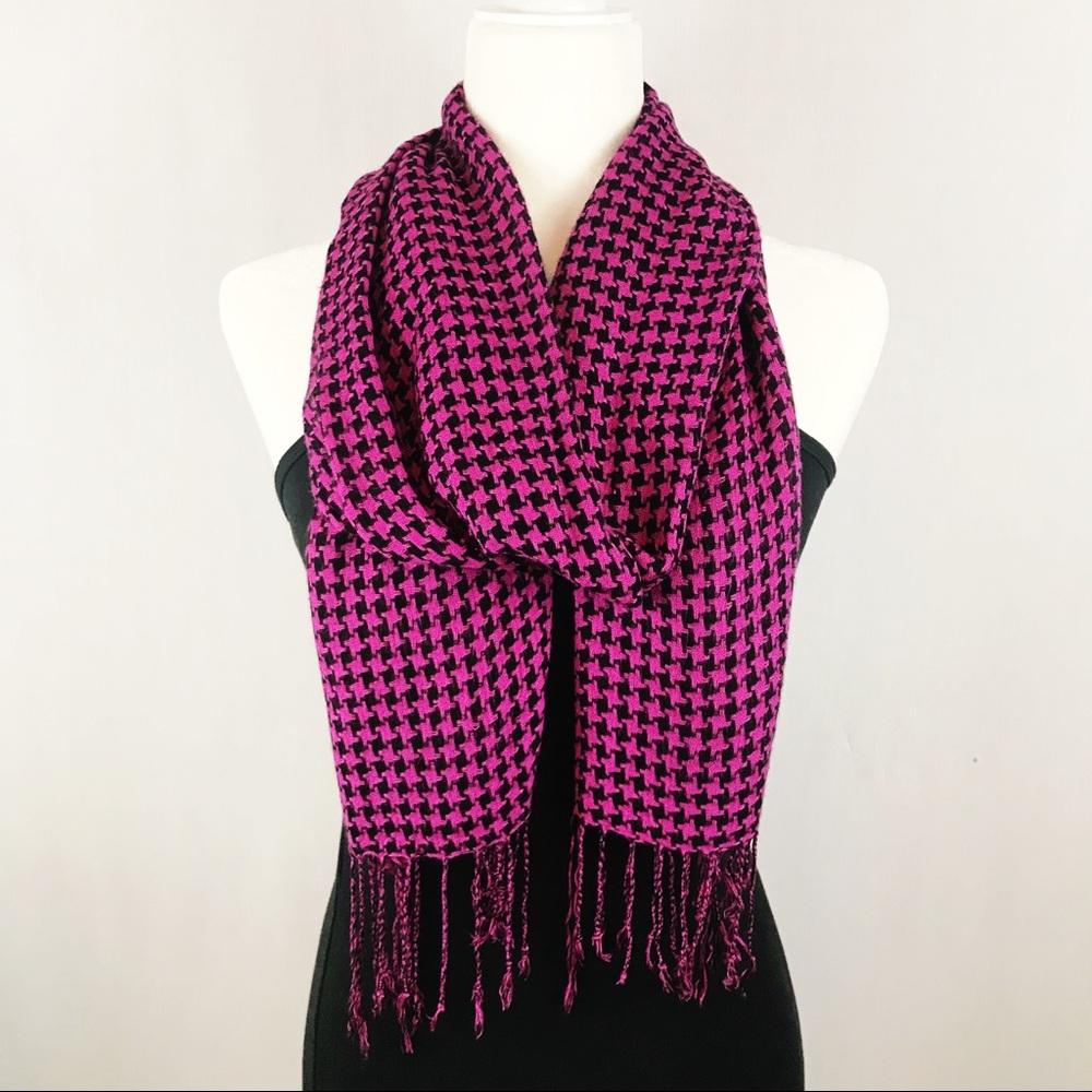 Piper & Blue | Houndstooth pattern scarf